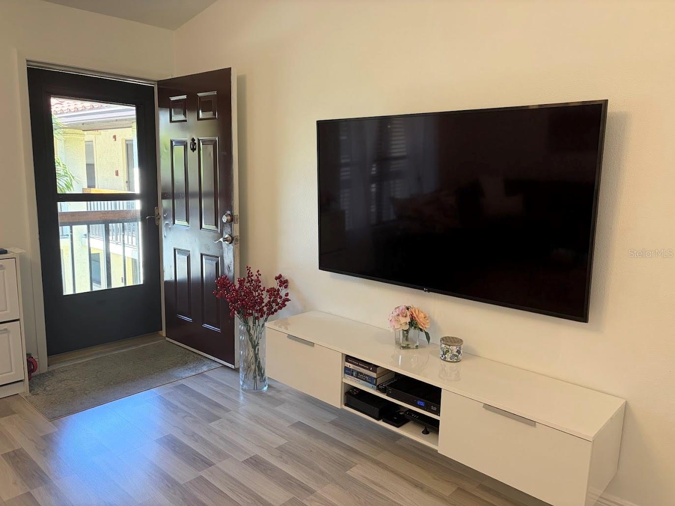 Image 6 of 37 For 2511 Hammock Court 2511