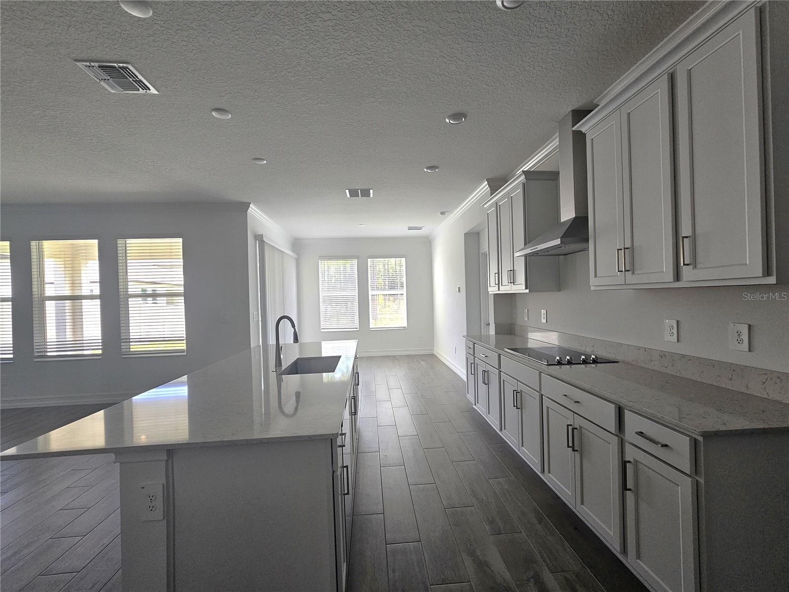 Image 11 of 48 For 18271 Pearl View Place