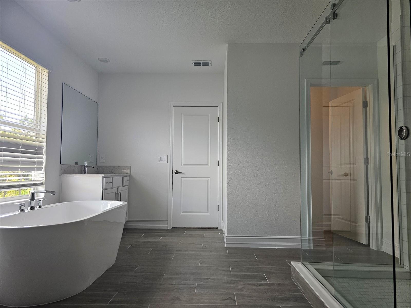 Image 36 of 48 For 18271 Pearl View Place