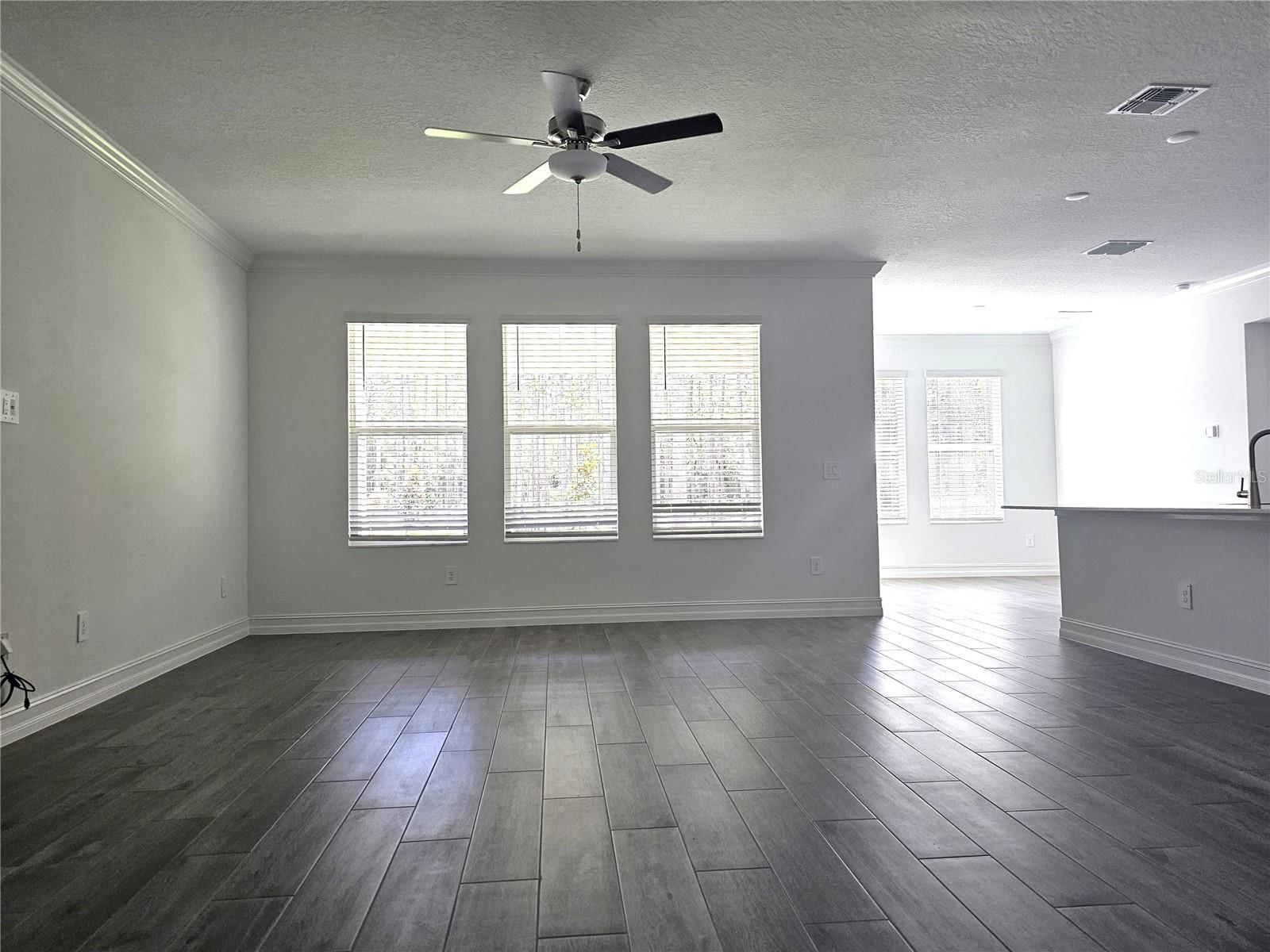 Image 5 of 48 For 18271 Pearl View Place