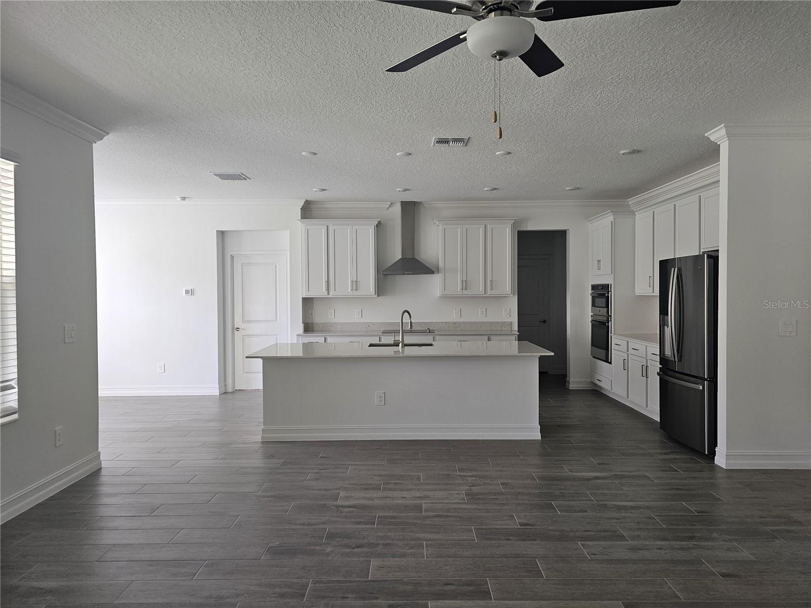 Image 8 of 48 For 18271 Pearl View Place