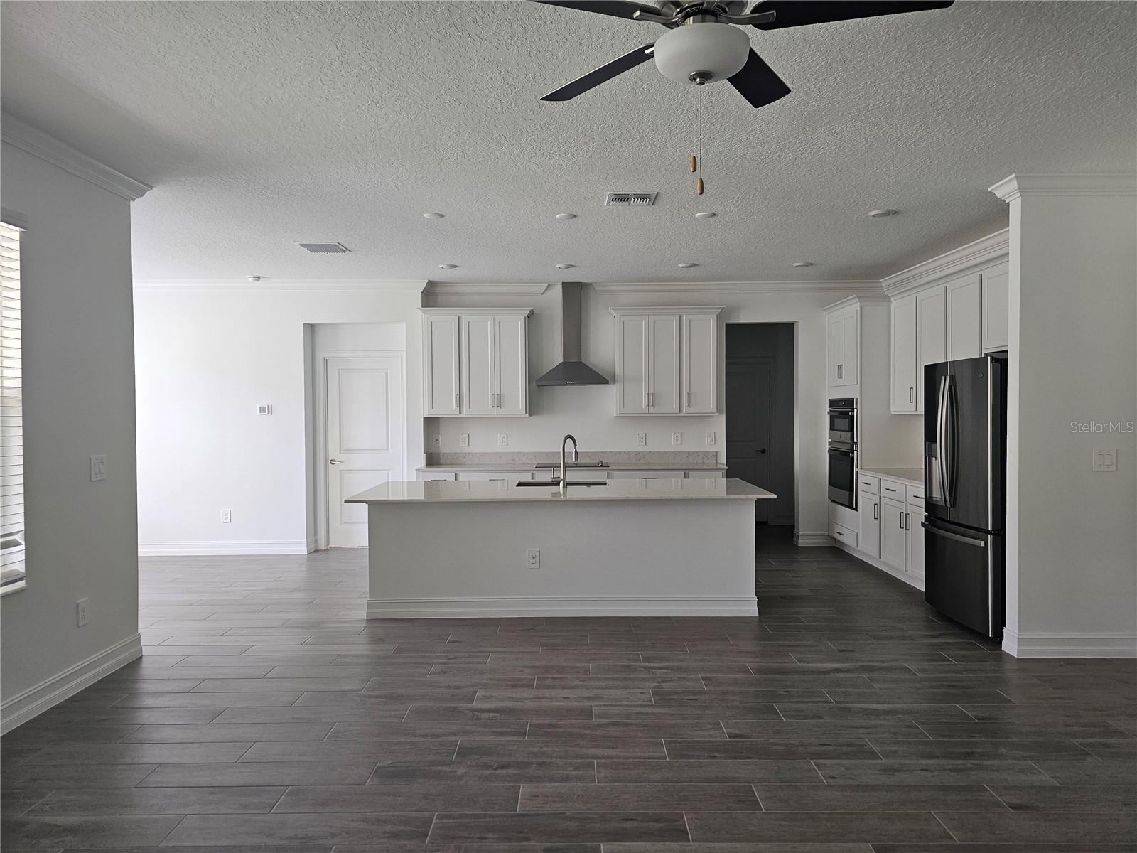 Image 9 of 48 For 18271 Pearl View Place