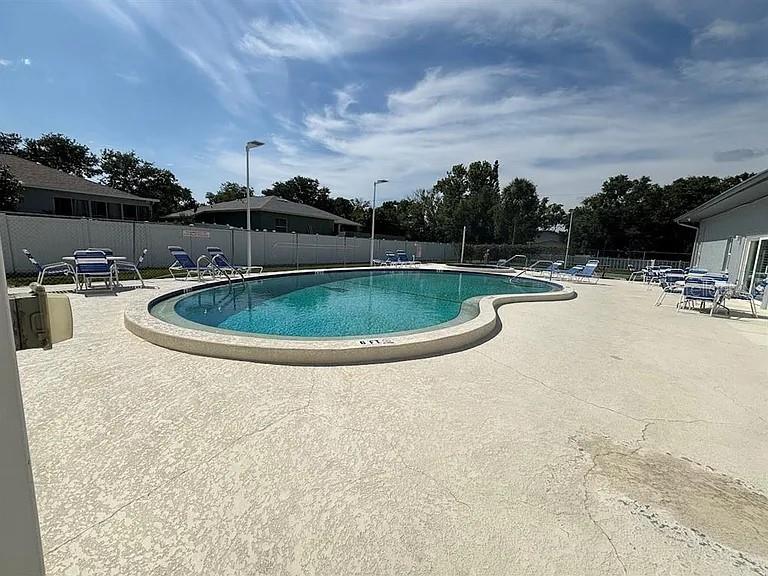 Image 13 of 14 For 10800 Us Highway 19 N 237