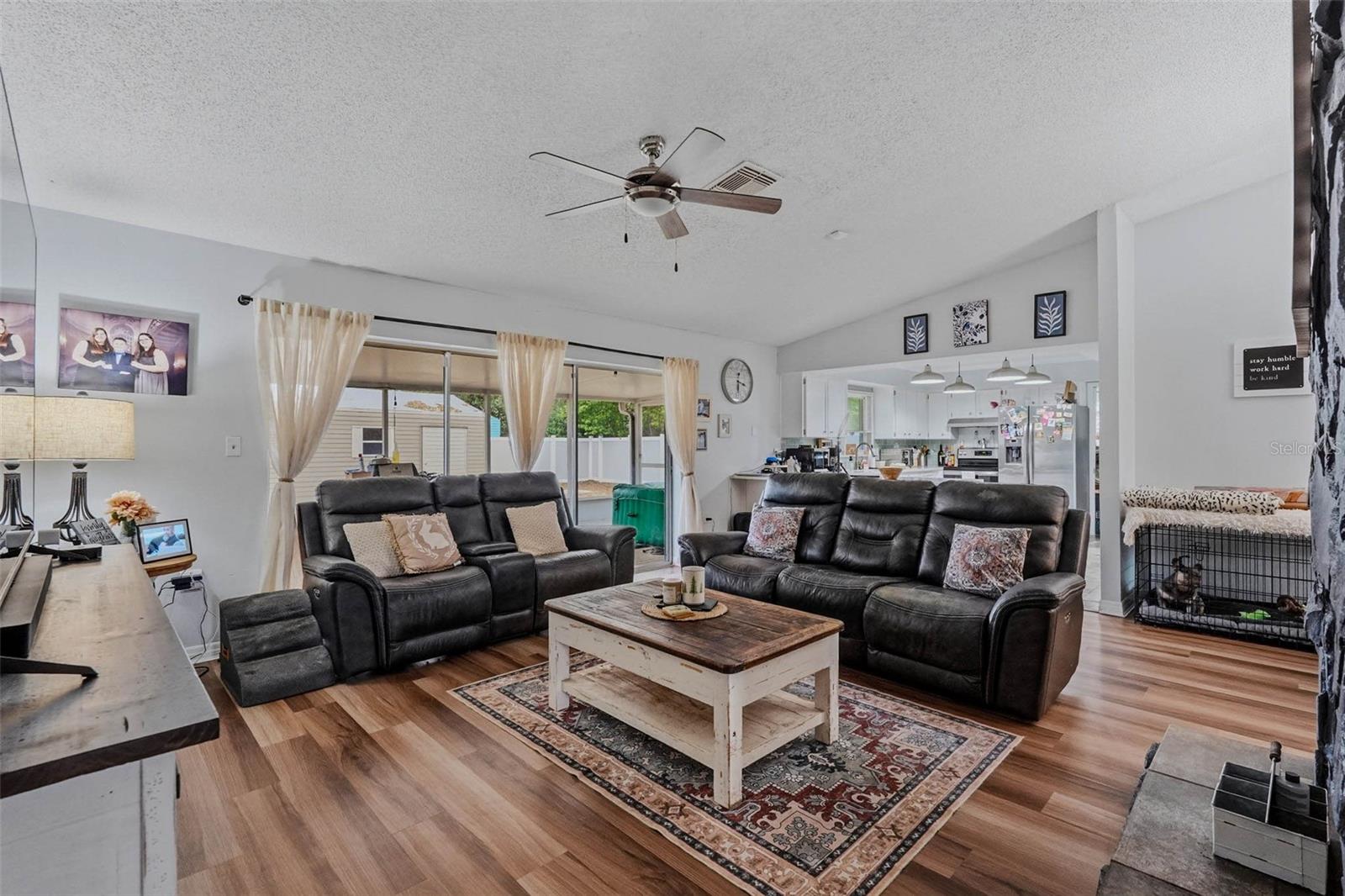 Image 13 of 49 For 9062 Blackstone Street