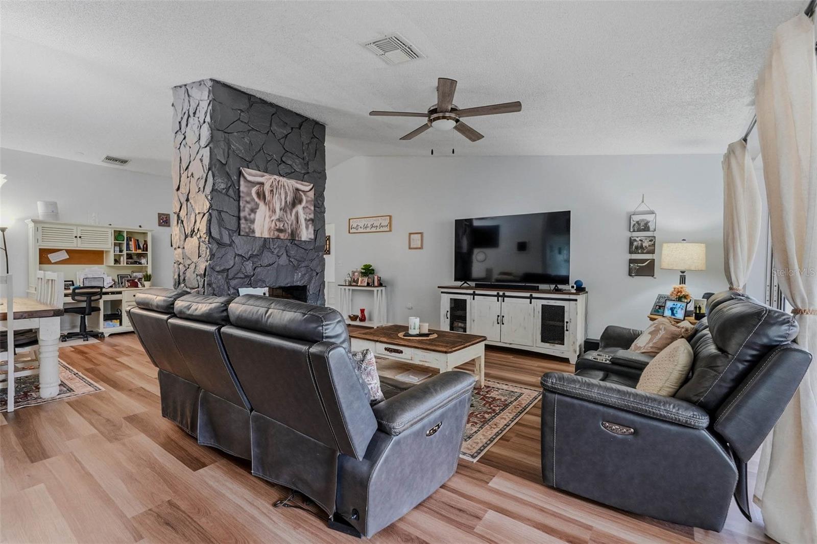 Image 15 of 49 For 9062 Blackstone Street