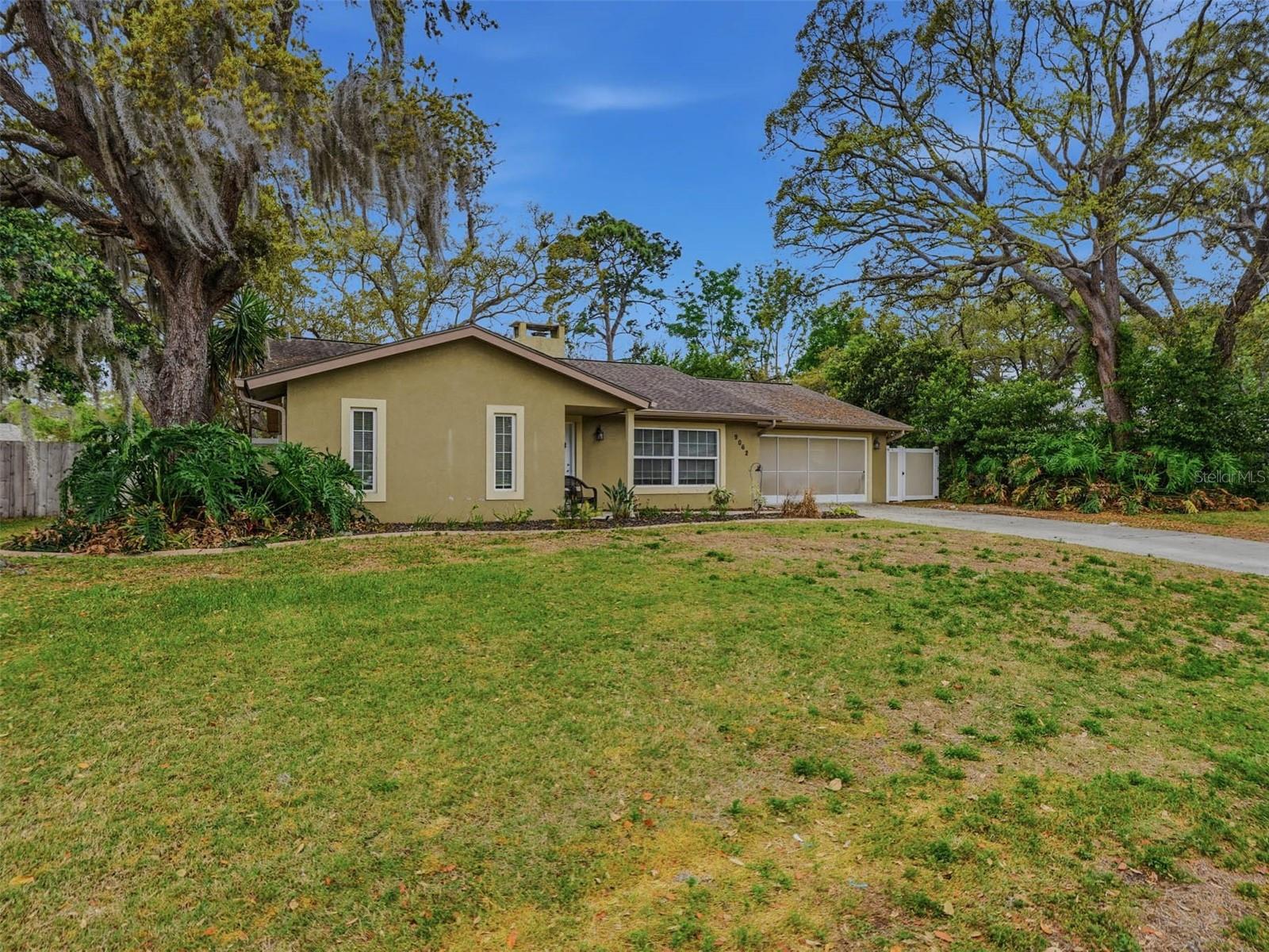 Image 4 of 49 For 9062 Blackstone Street