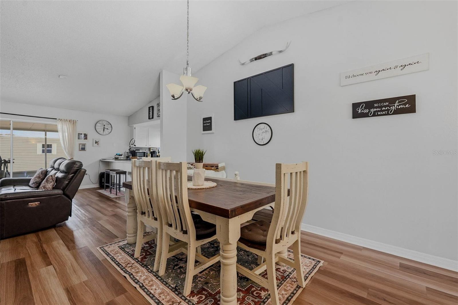 Image 9 of 49 For 9062 Blackstone Street