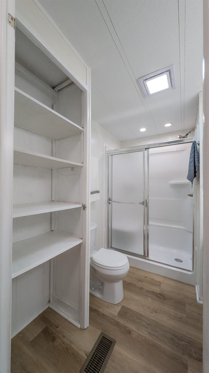 Image 30 of 71 For 229 Dixie  