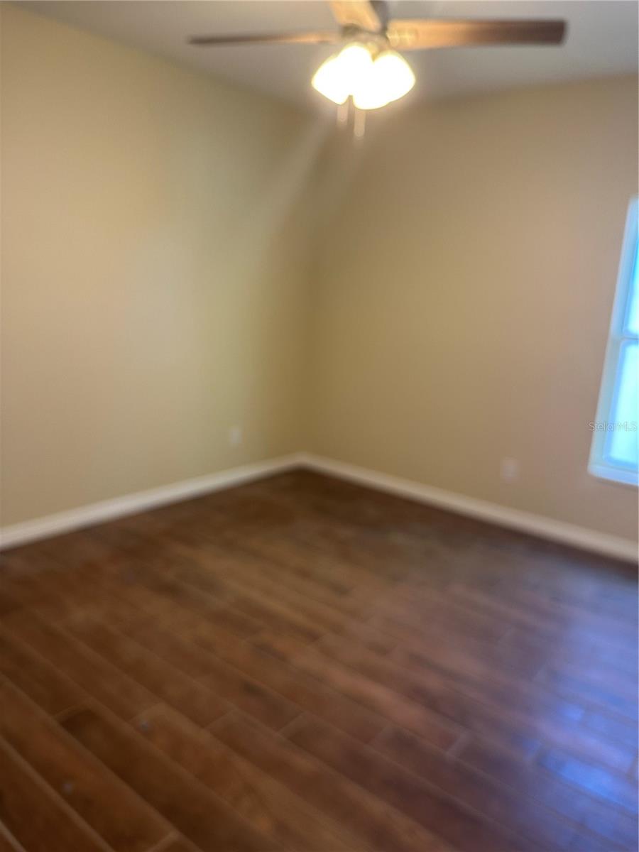 Image 10 of 17 For 1072 Bridlewood Way