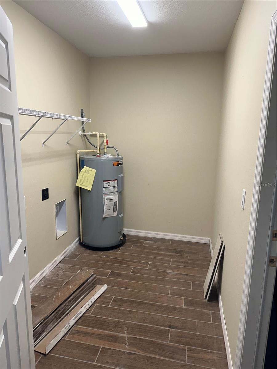 Image 15 of 17 For 1072 Bridlewood Way