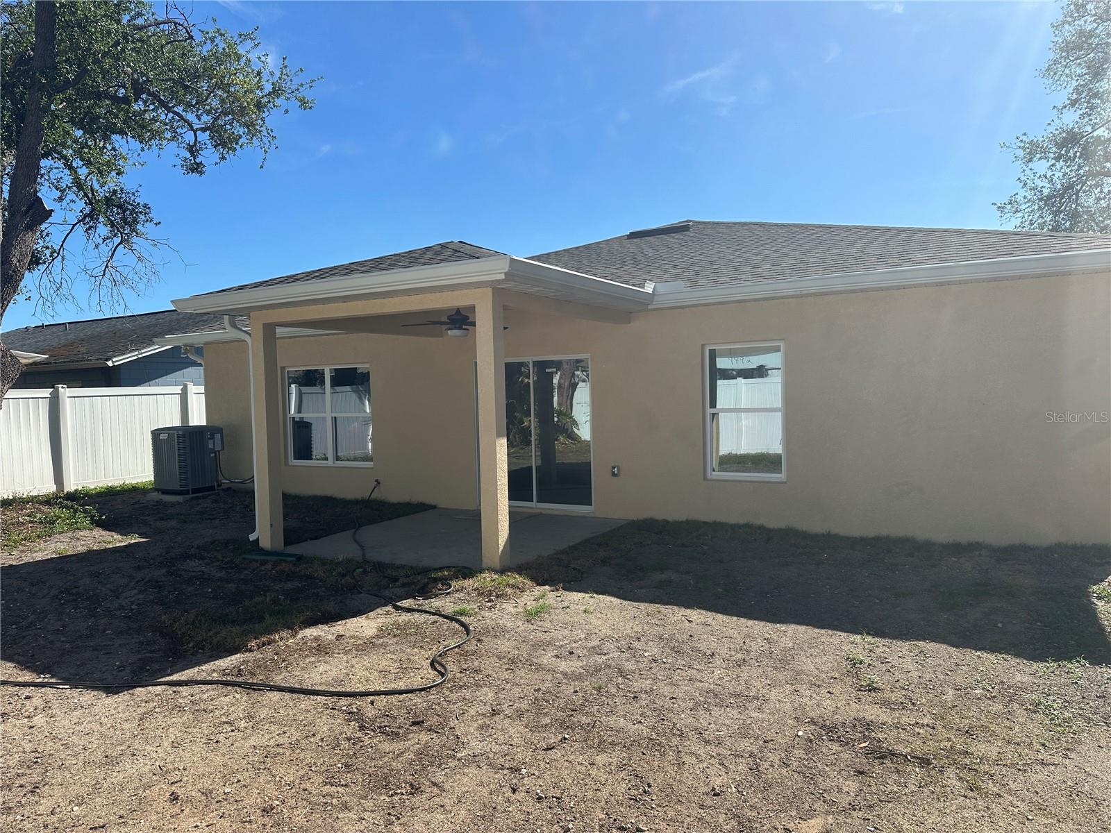 Image 3 of 17 For 1072 Bridlewood Way