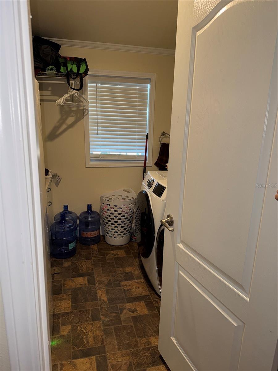 Image 21 of 28 For 20732 Grove Loop 630