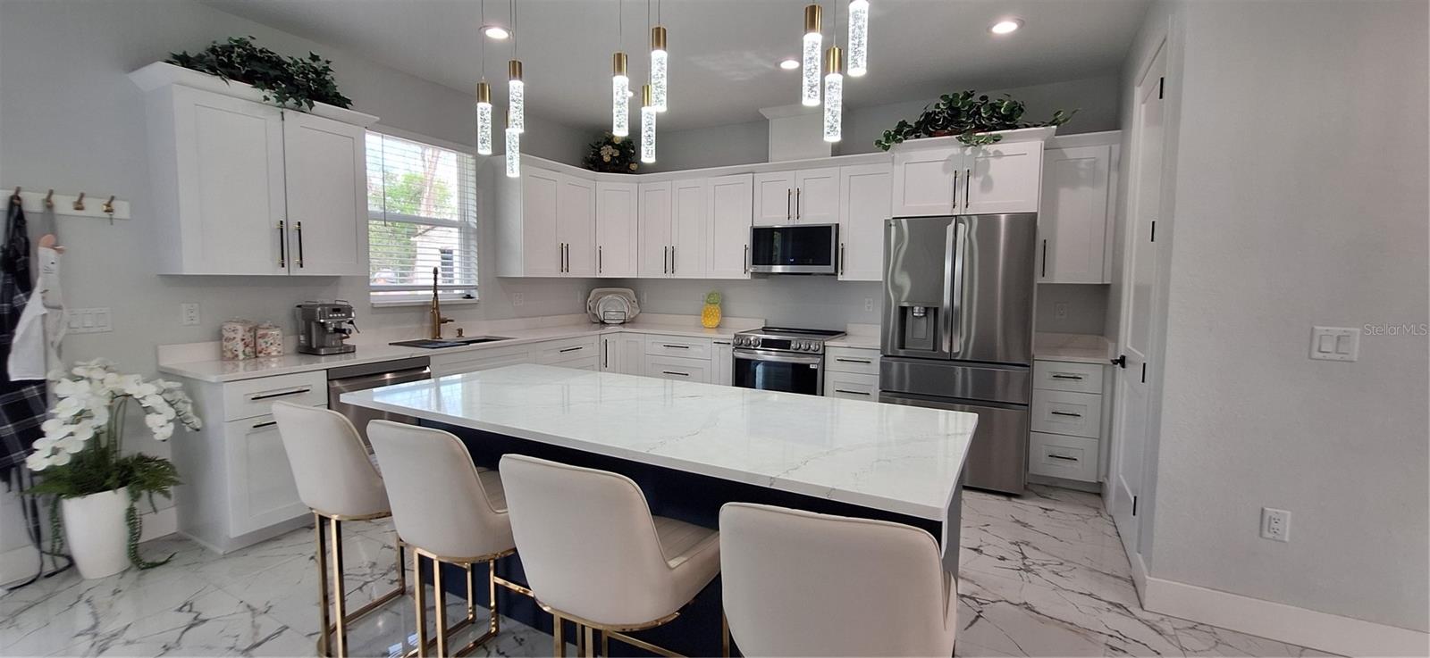 Image 10 of 33 For 7242 Elaine Drive