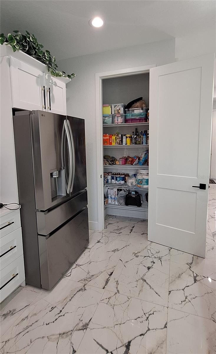 Image 16 of 33 For 7242 Elaine Drive