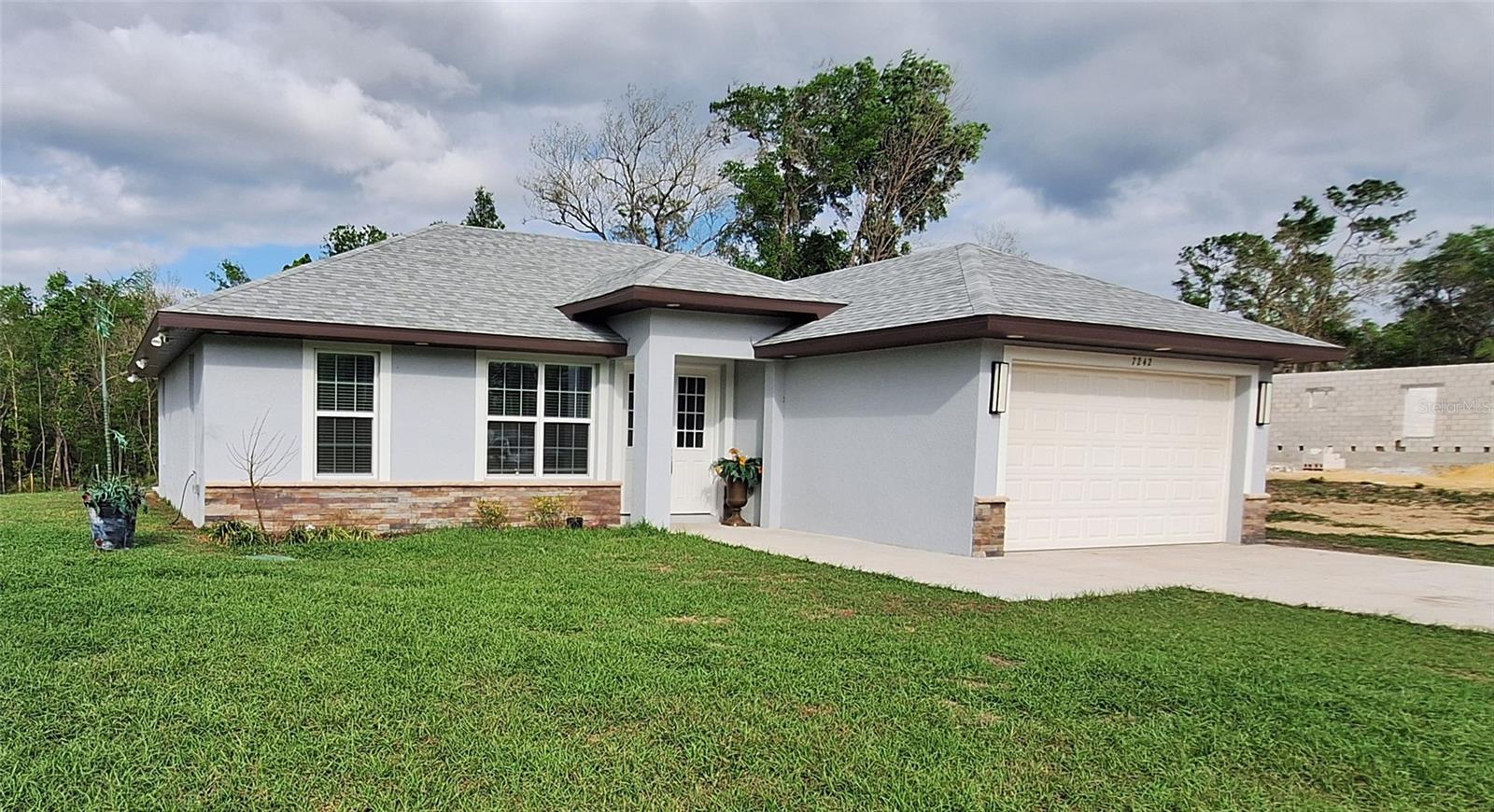 Image 2 of 33 For 7242 Elaine Drive