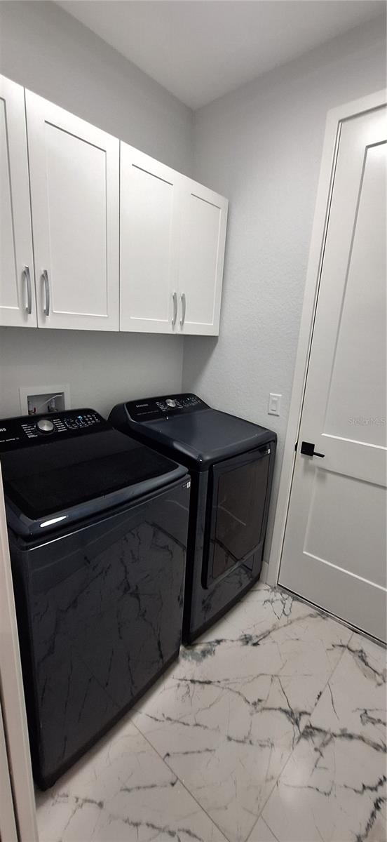 Image 20 of 33 For 7242 Elaine Drive