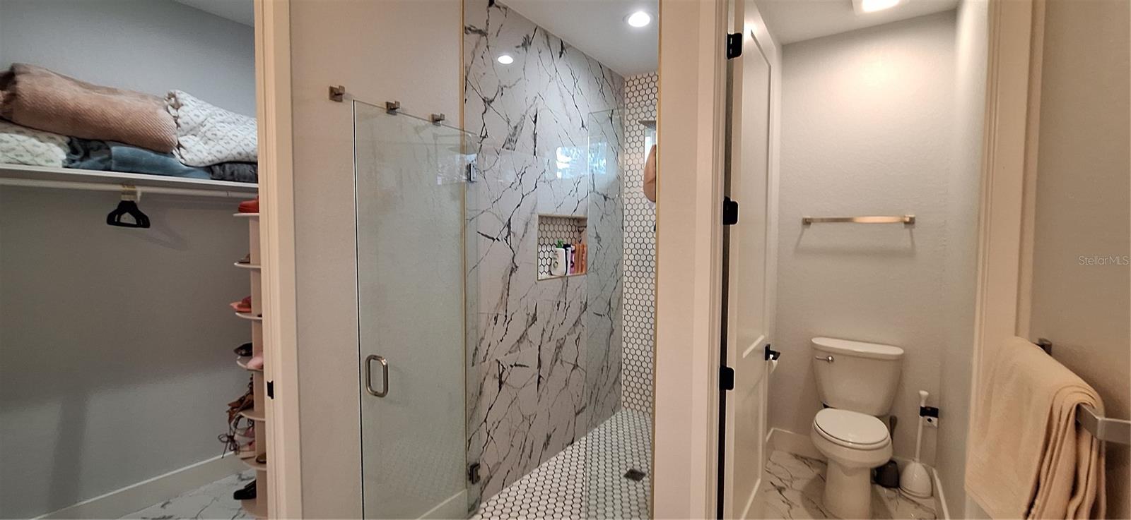 Image 26 of 33 For 7242 Elaine Drive