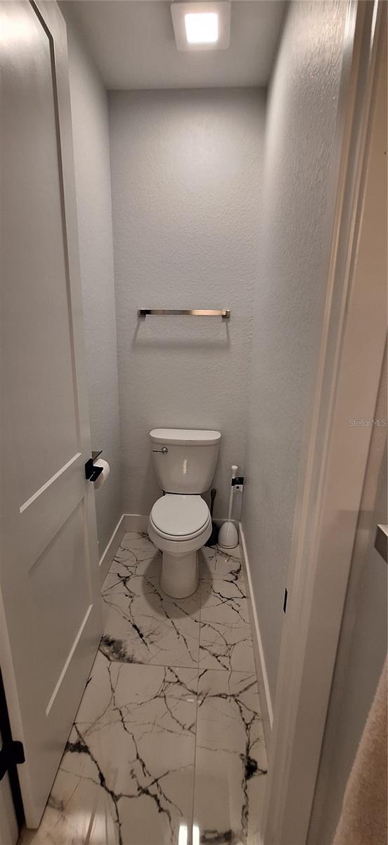 Image 27 of 33 For 7242 Elaine Drive