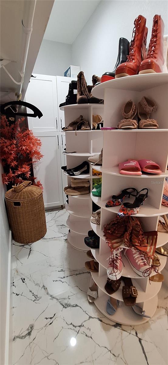 Image 29 of 33 For 7242 Elaine Drive