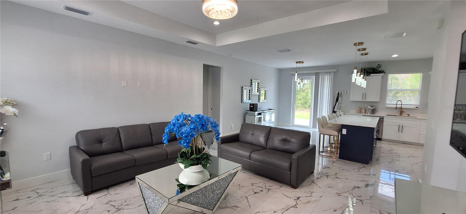 Image 6 of 33 For 7242 Elaine Drive