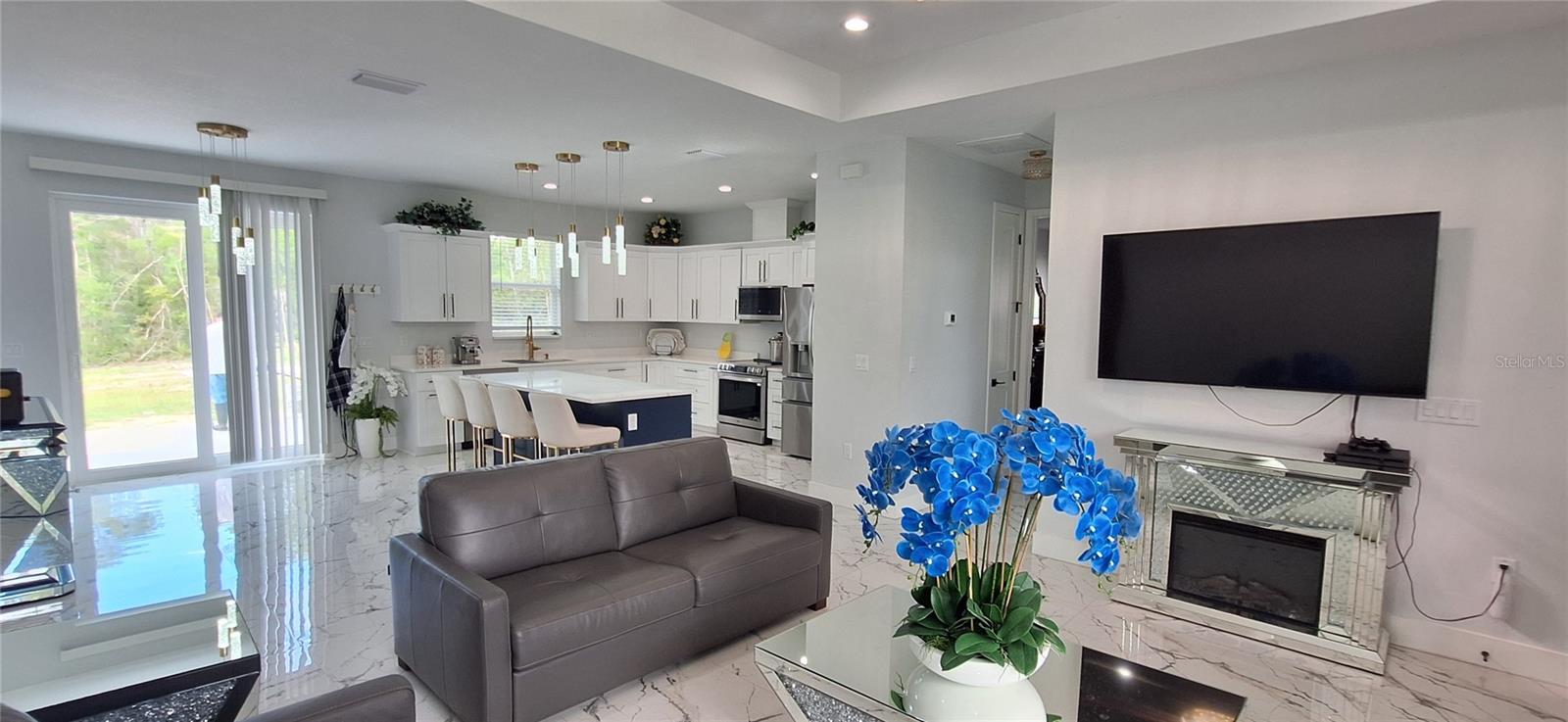 Image 7 of 33 For 7242 Elaine Drive