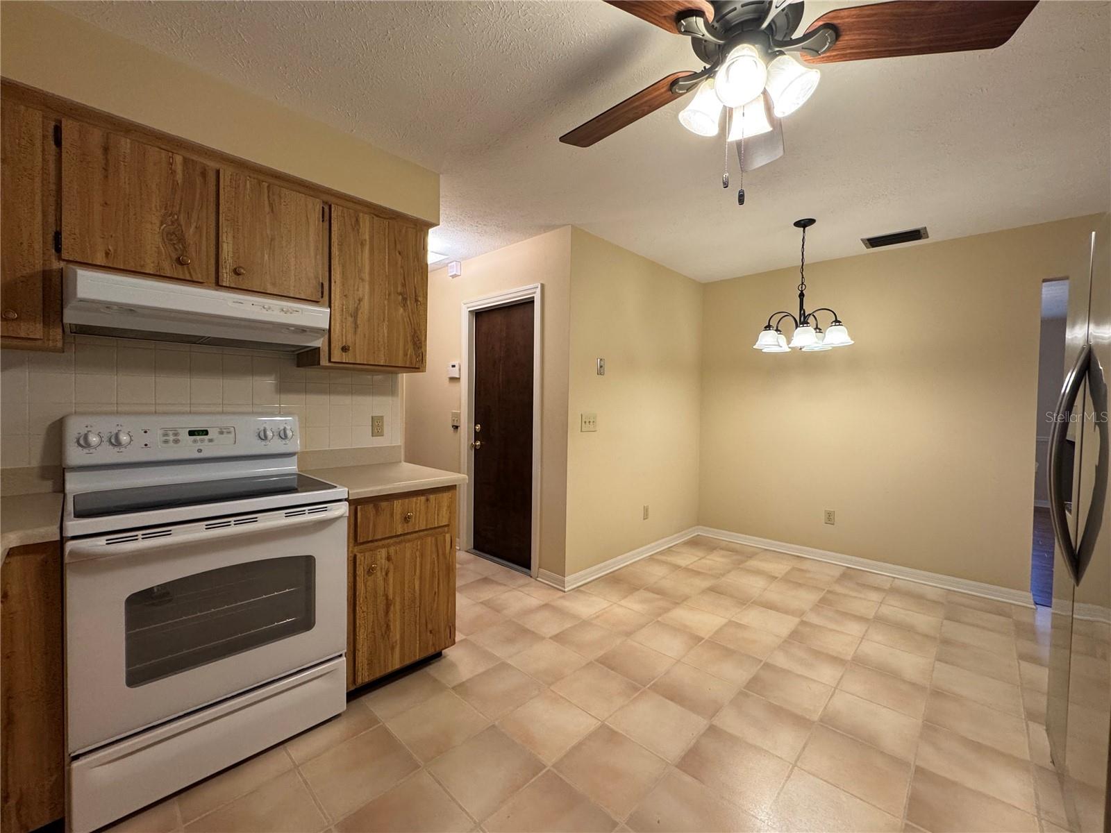 Image 19 of 35 For 1709 Sakura Drive