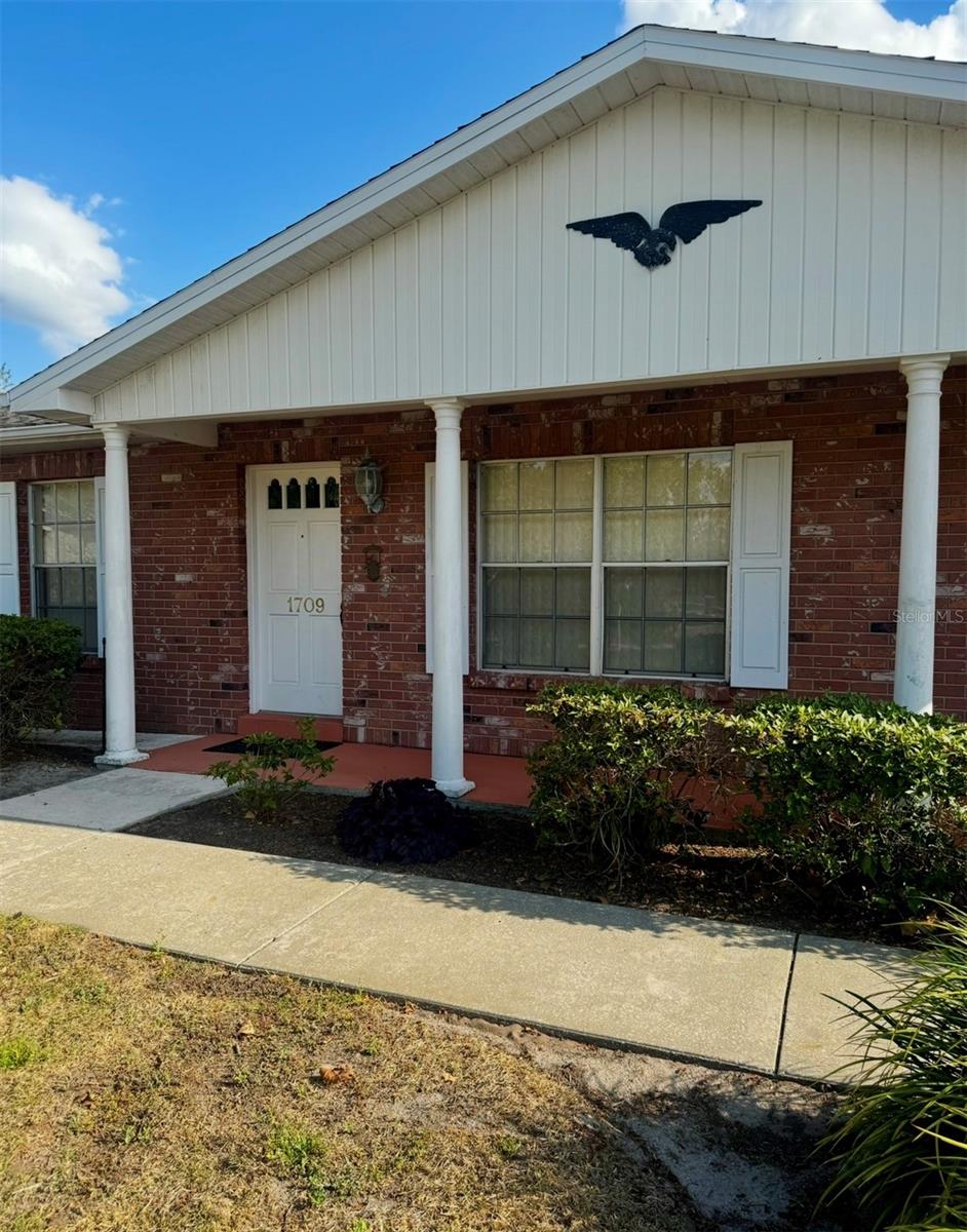 Image 4 of 35 For 1709 Sakura Drive