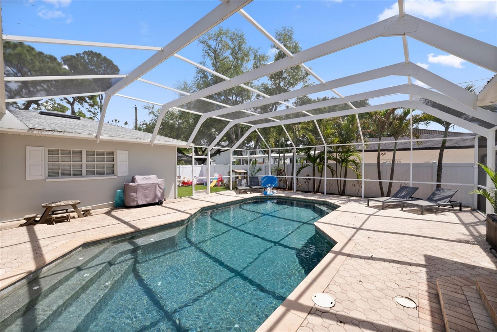 Image 32 of 41 For 4002 Kensington Avenue