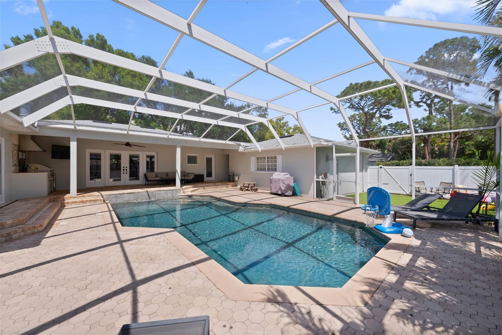 Image 35 of 41 For 4002 Kensington Avenue