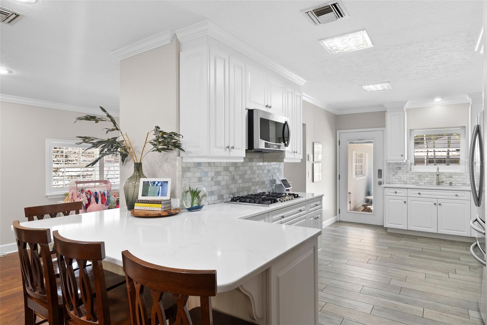 Image 8 of 41 For 4002 Kensington Avenue