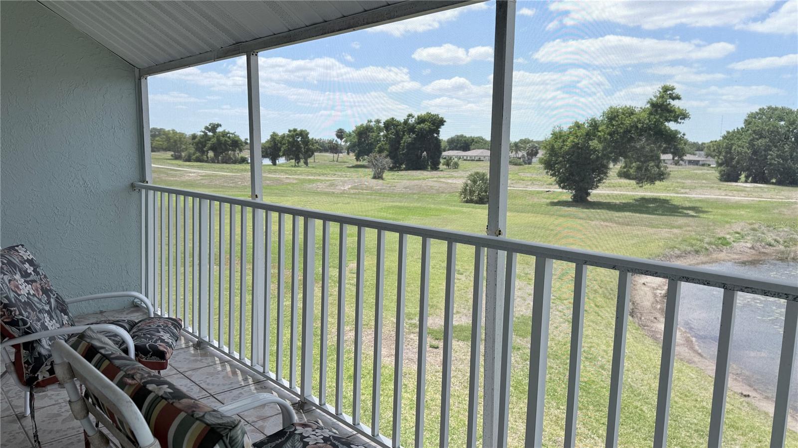 Image 30 of 93 For 649 Masterpiece Drive 156