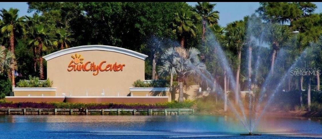 Image 42 of 93 For 649 Masterpiece Drive 156