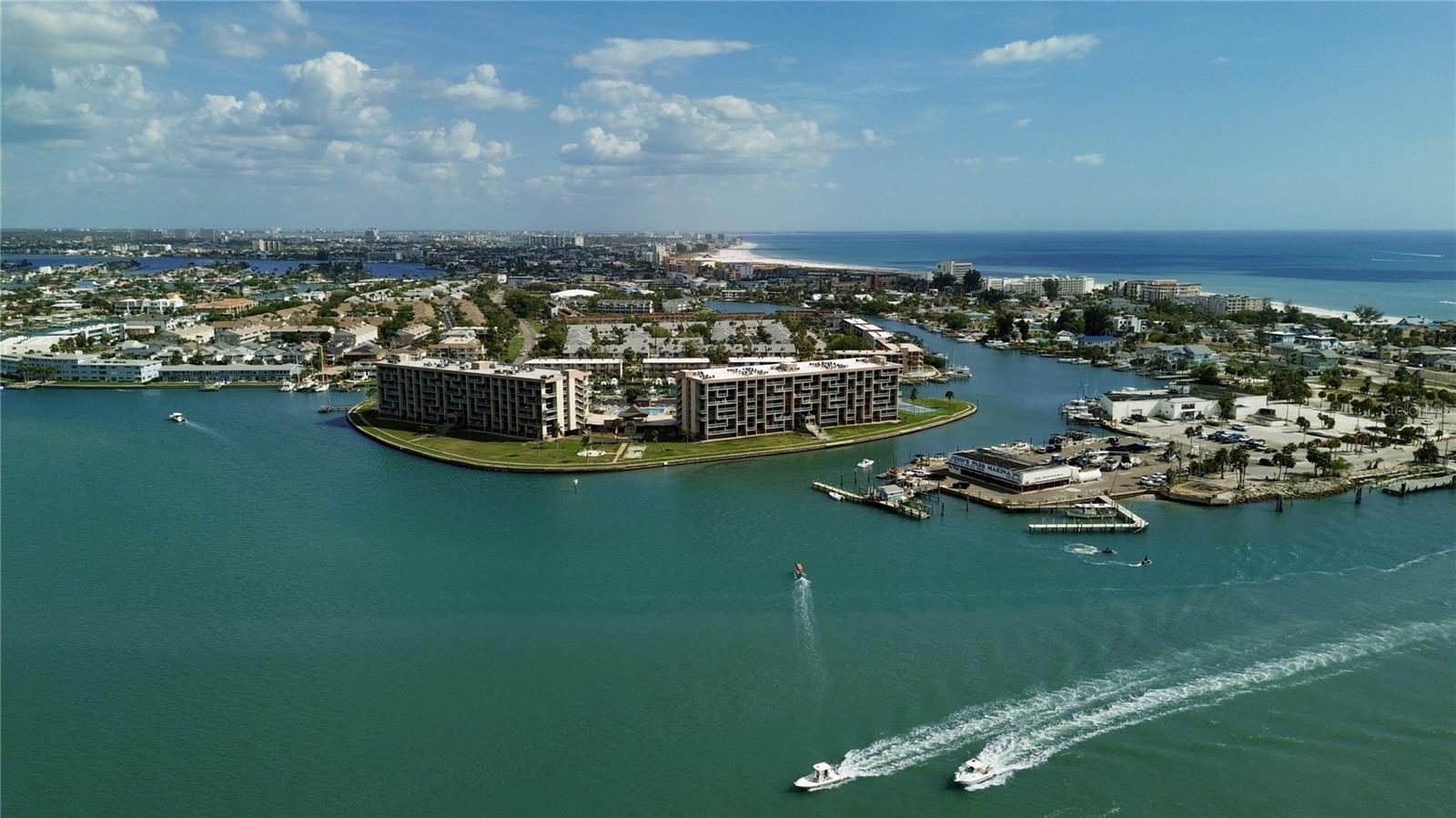 Image 15 of 18 For 13343 Gulf Boulevard C9