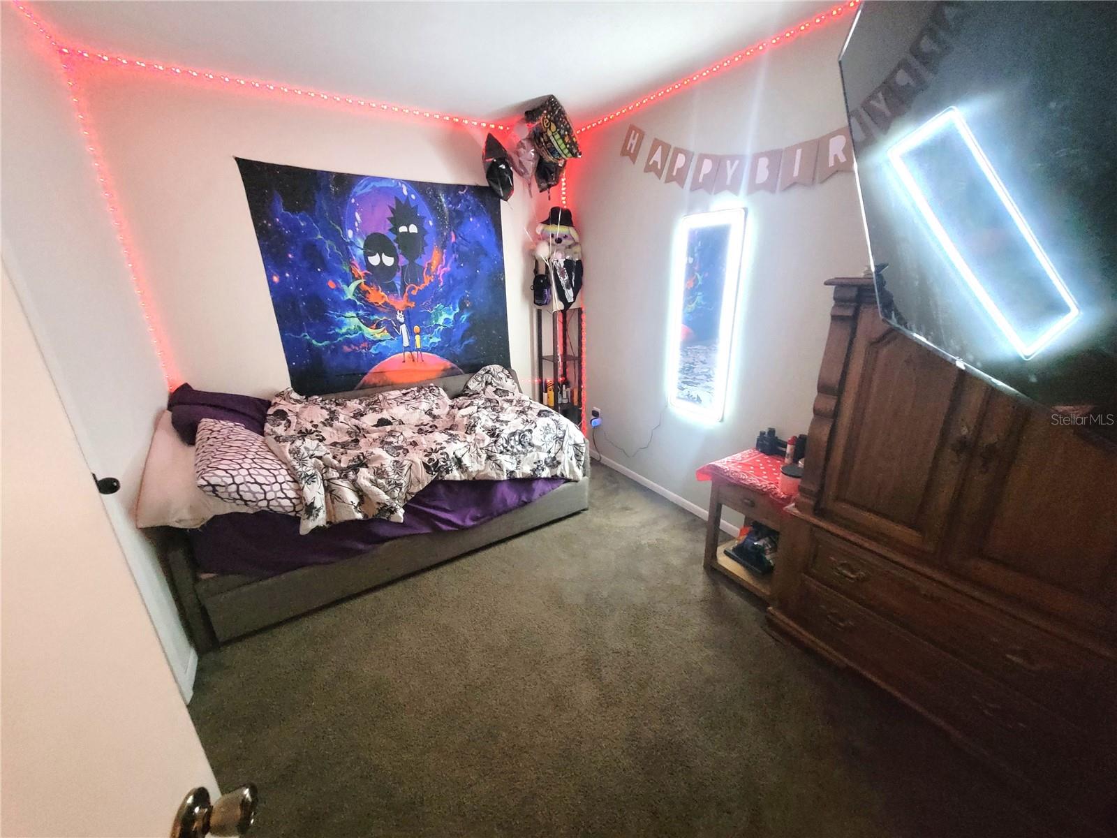 Listing photo id 10 for 5203 Presidential Street