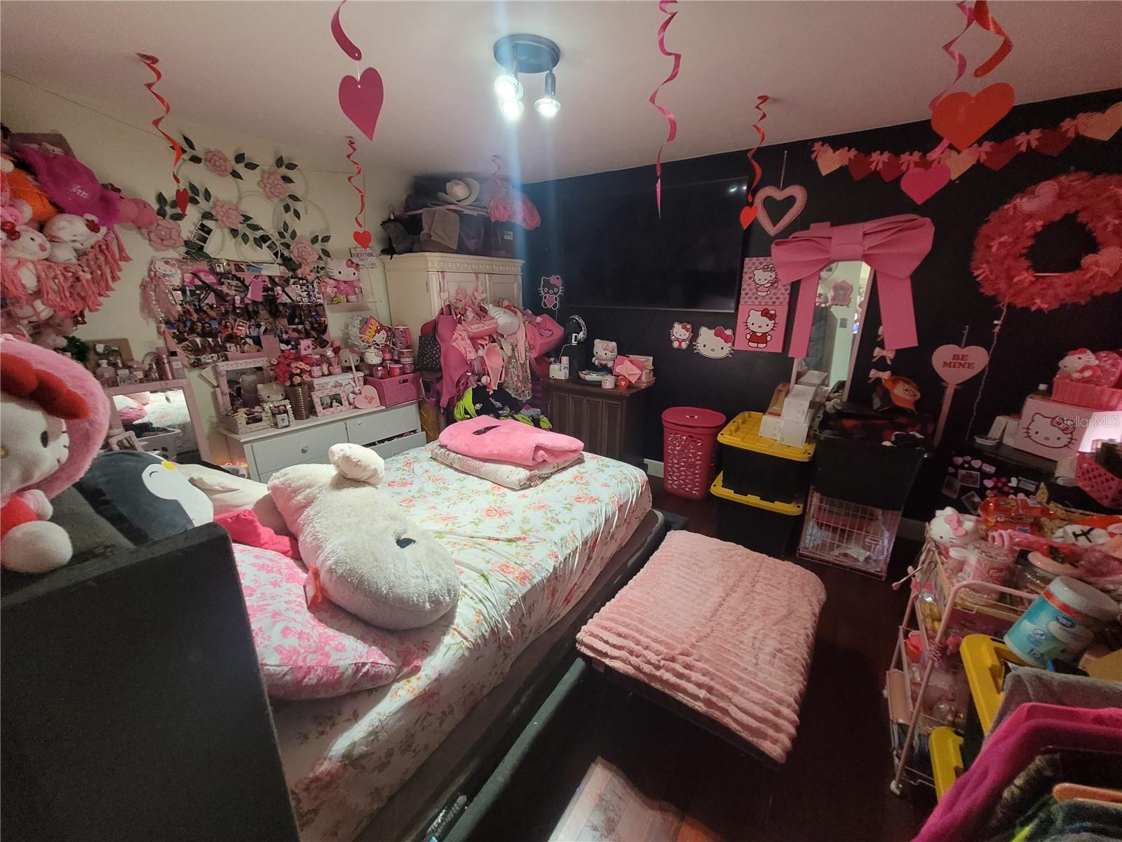 Listing photo id 7 for 5203 Presidential Street