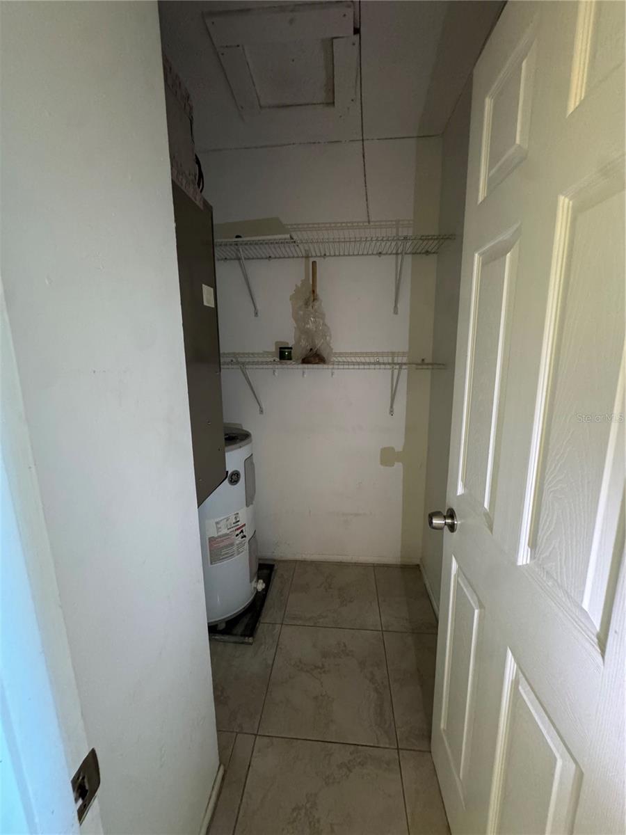 Listing photo id 10 for 350 79th Avenue N 330