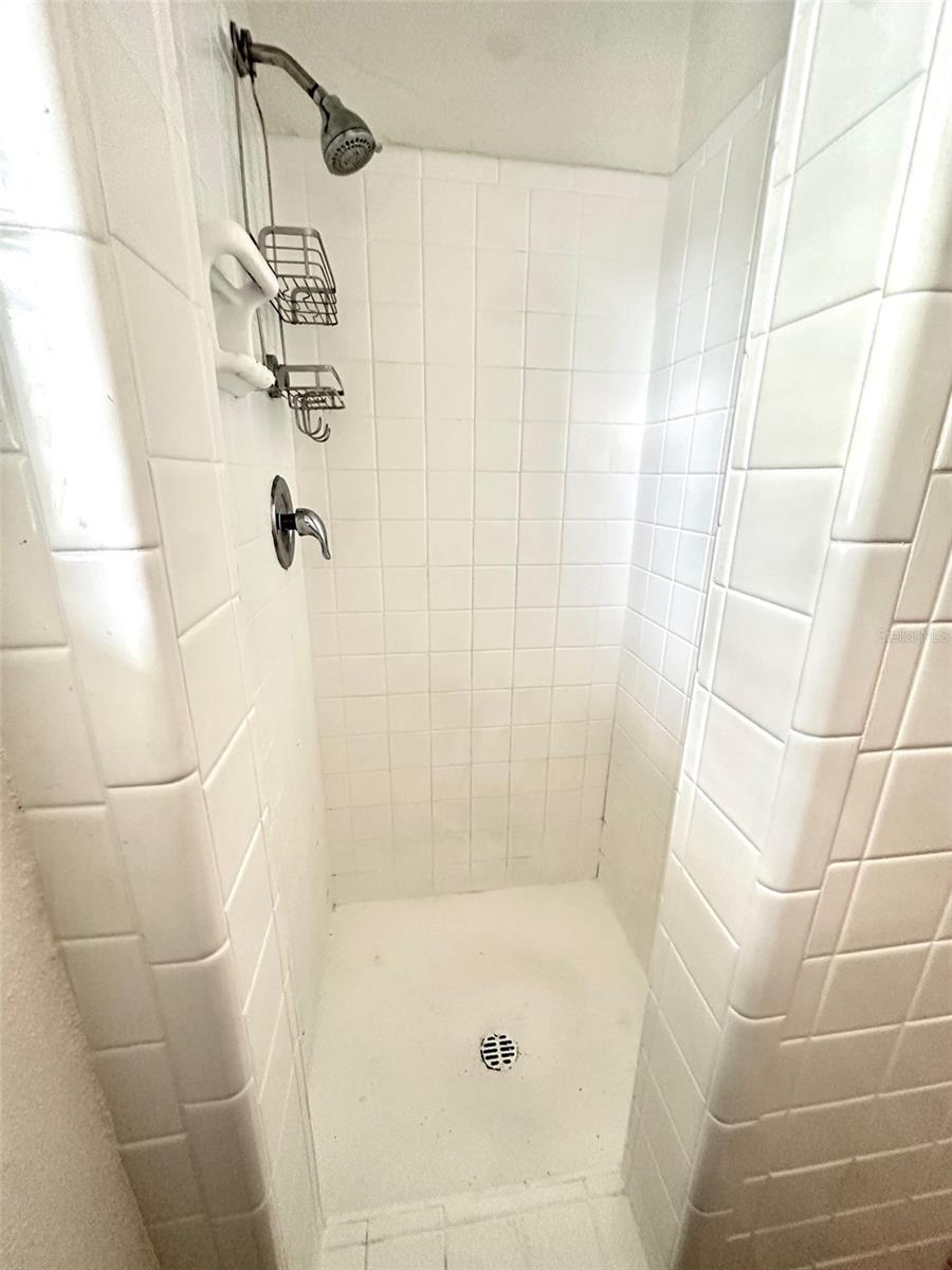 Image 8 of 11 For 1102 Sunset Point Road 2