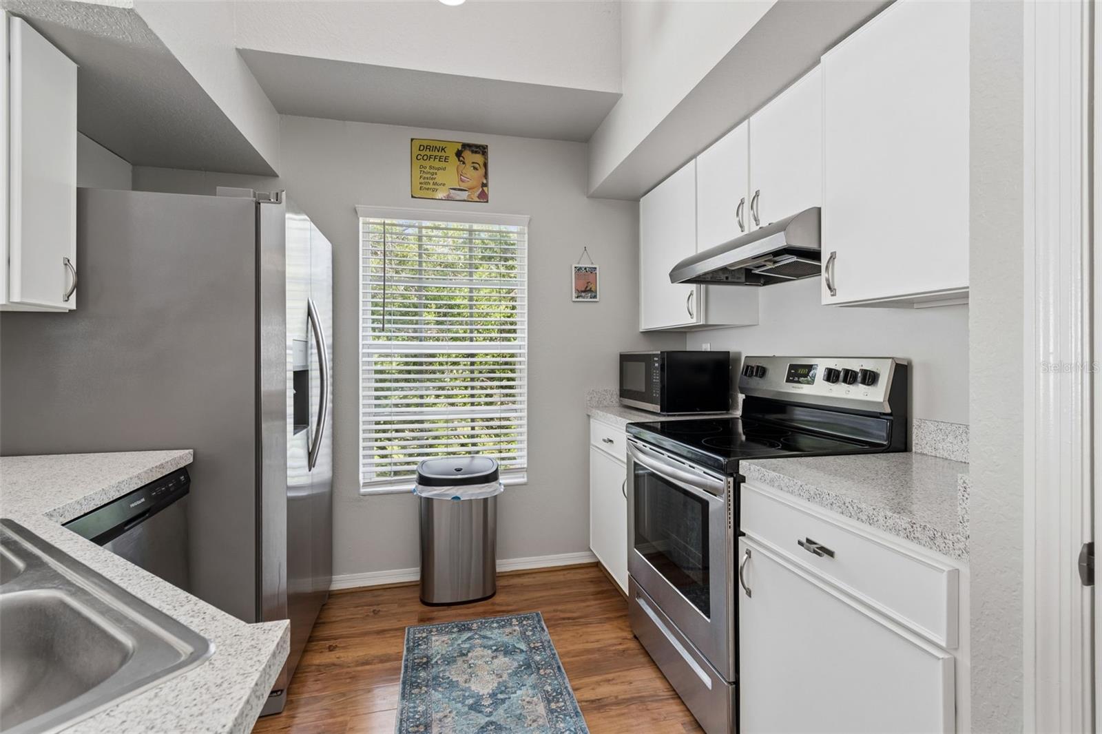 Image 13 of 79 For 10576 Windsor Lake Court 41