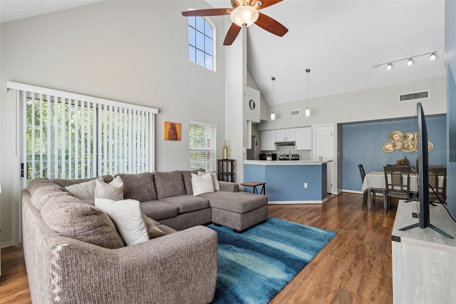 Image 19 of 79 For 10576 Windsor Lake Court 41