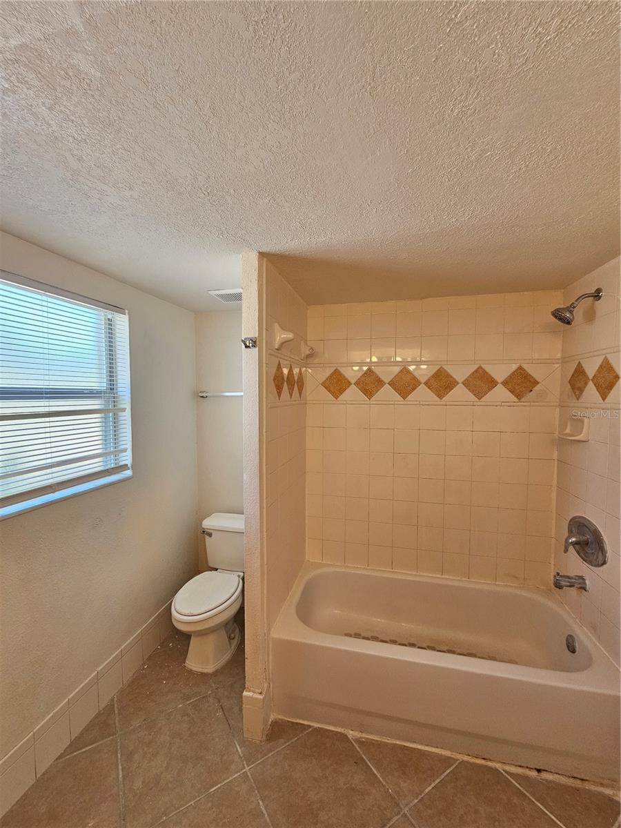 Image 12 of 17 For 1365 Drew Street 102