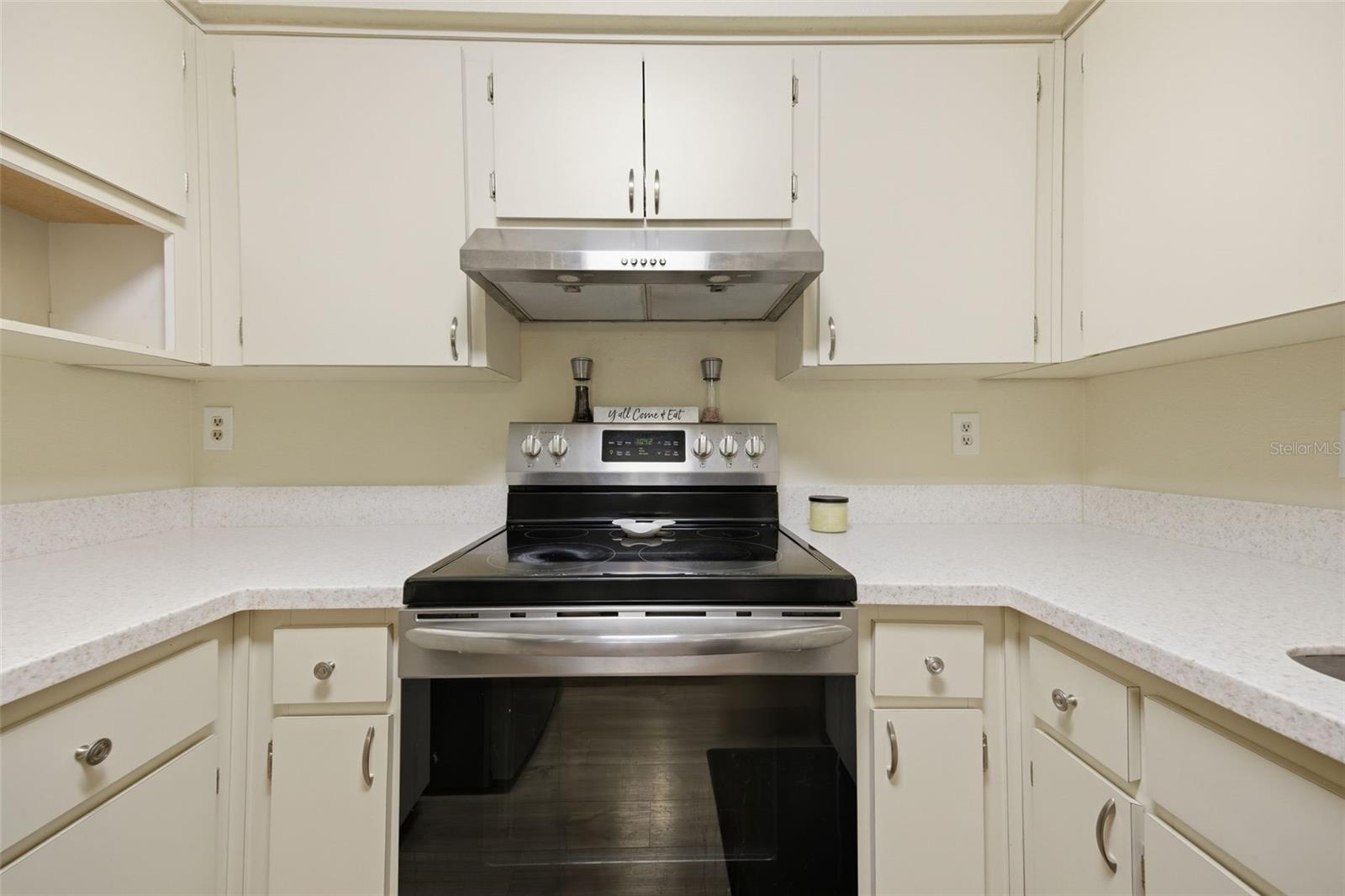 Image 8 of 36 For 2690 Coral Landings Boulevard 133