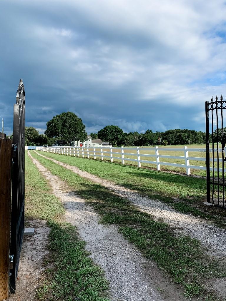 Image 53 of 63 For 13112 Balm Boyette Road