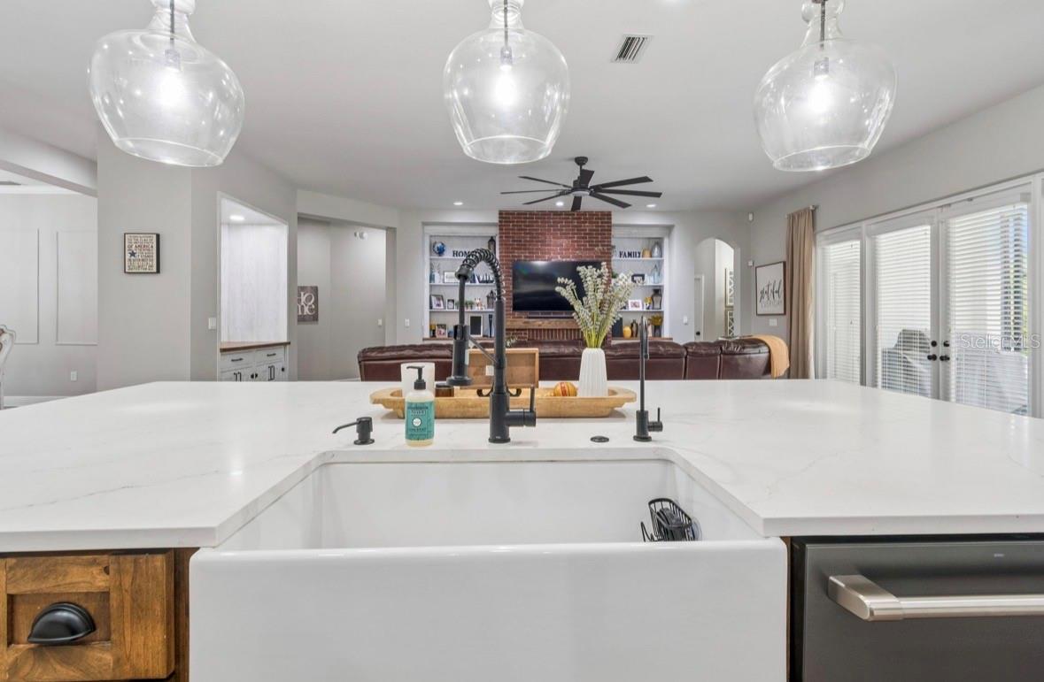 Image 11 of 76 For 19127 Centre Rose Boulevard