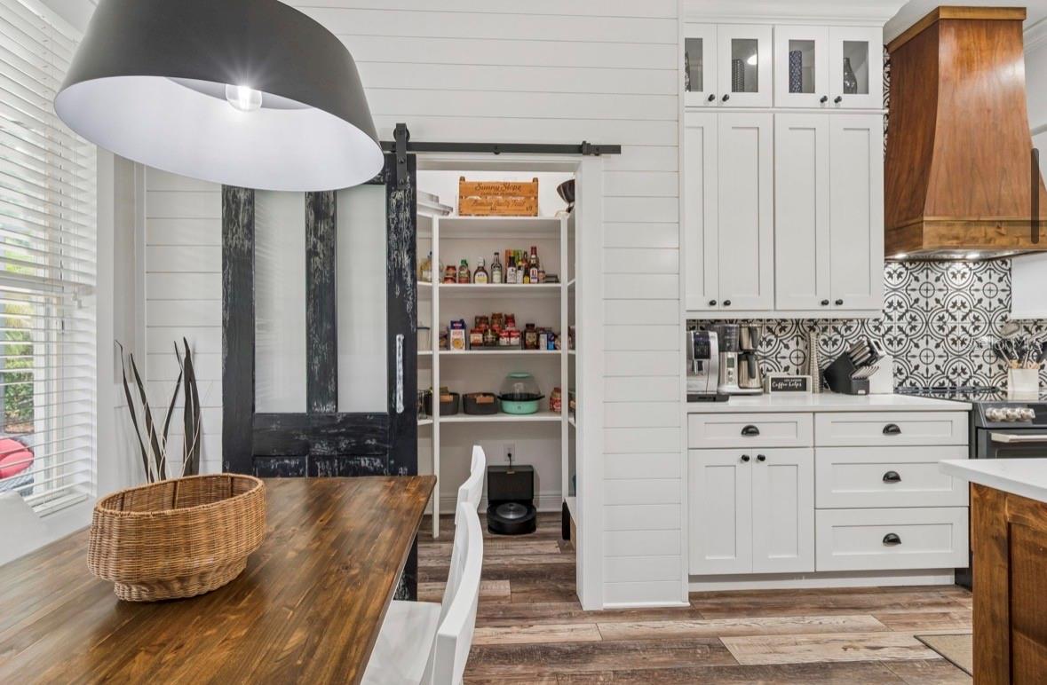 Image 14 of 76 For 19127 Centre Rose Boulevard