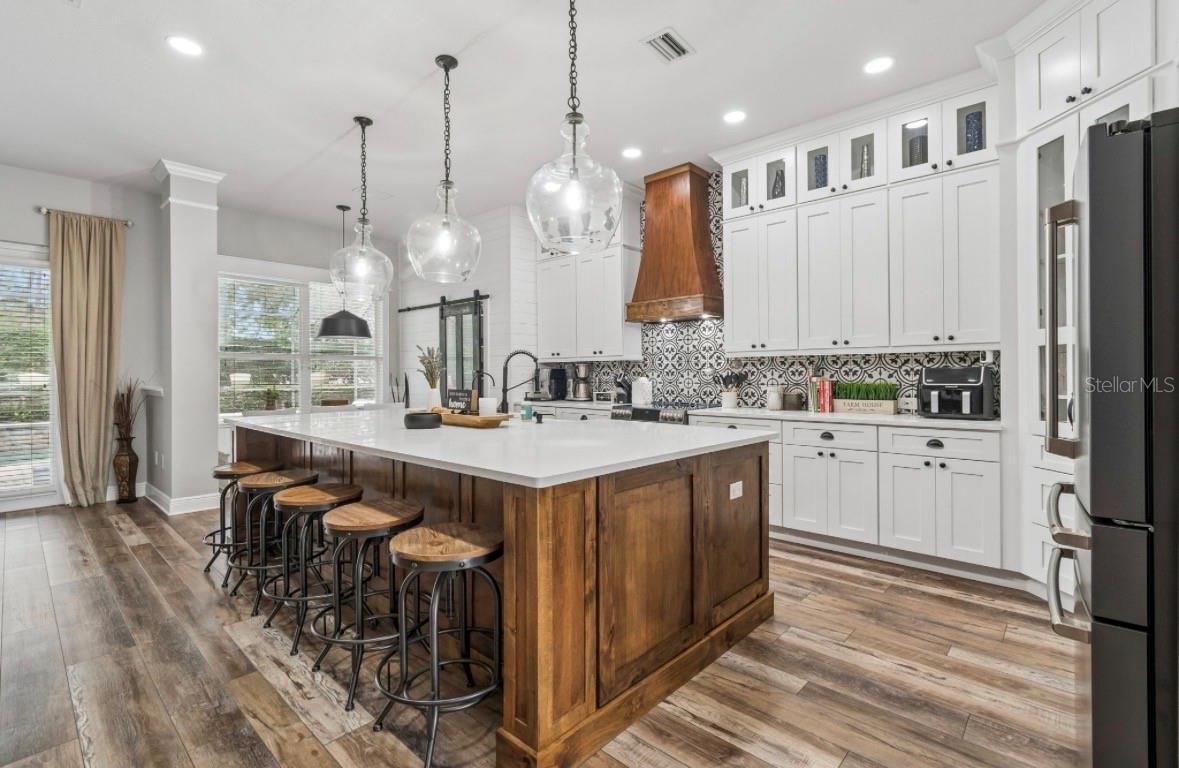 Image 4 of 76 For 19127 Centre Rose Boulevard