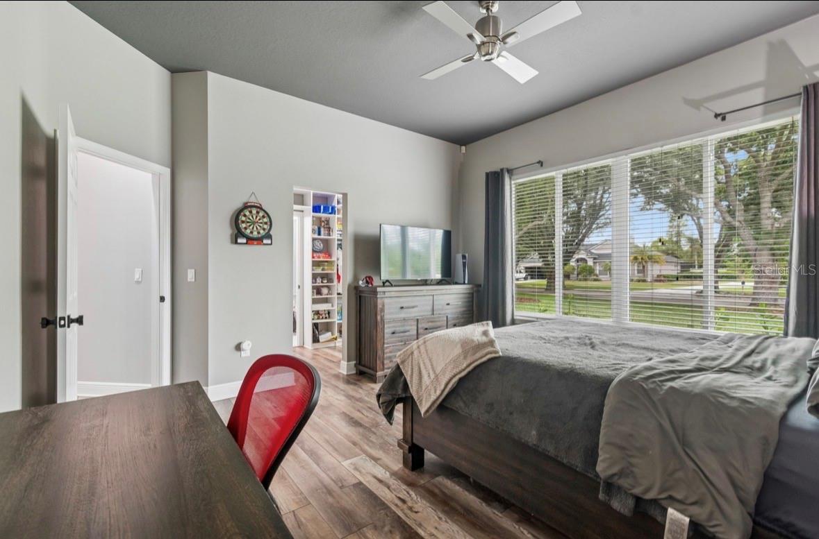 Image 41 of 76 For 19127 Centre Rose Boulevard