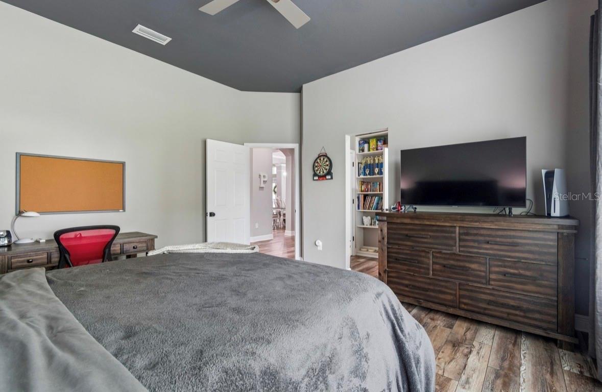 Image 42 of 76 For 19127 Centre Rose Boulevard