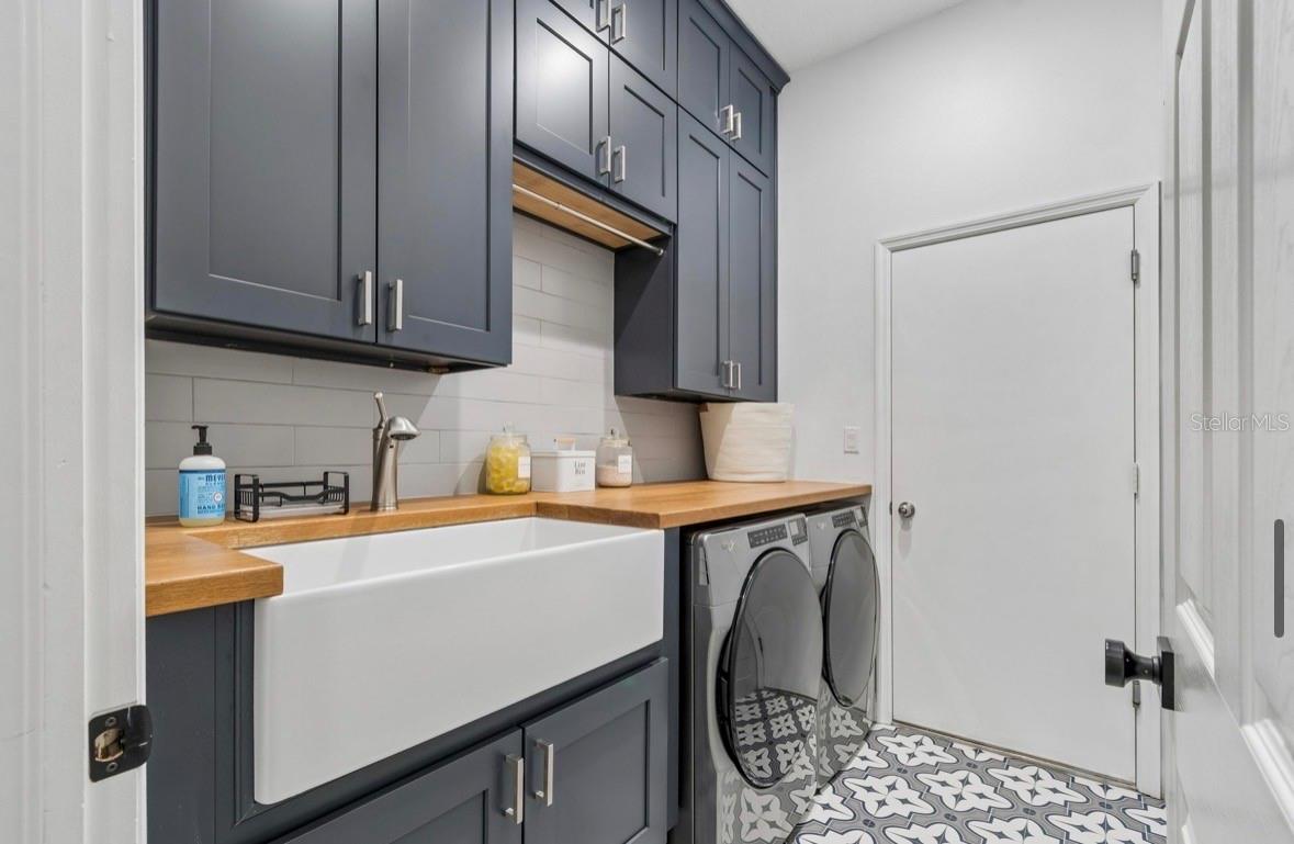 Image 46 of 76 For 19127 Centre Rose Boulevard