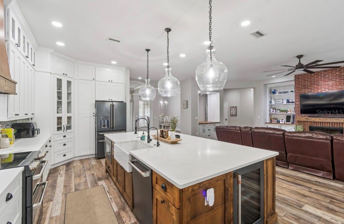 Image 7 of 76 For 19127 Centre Rose Boulevard