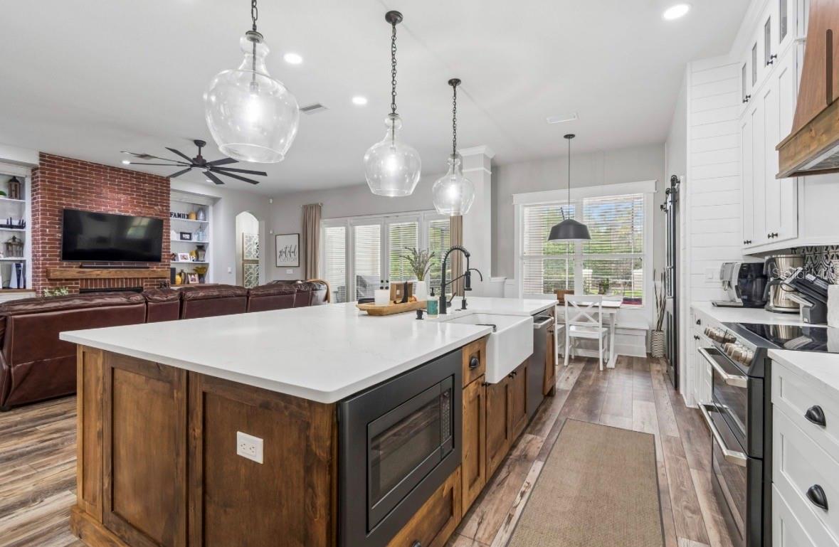 Image 8 of 76 For 19127 Centre Rose Boulevard